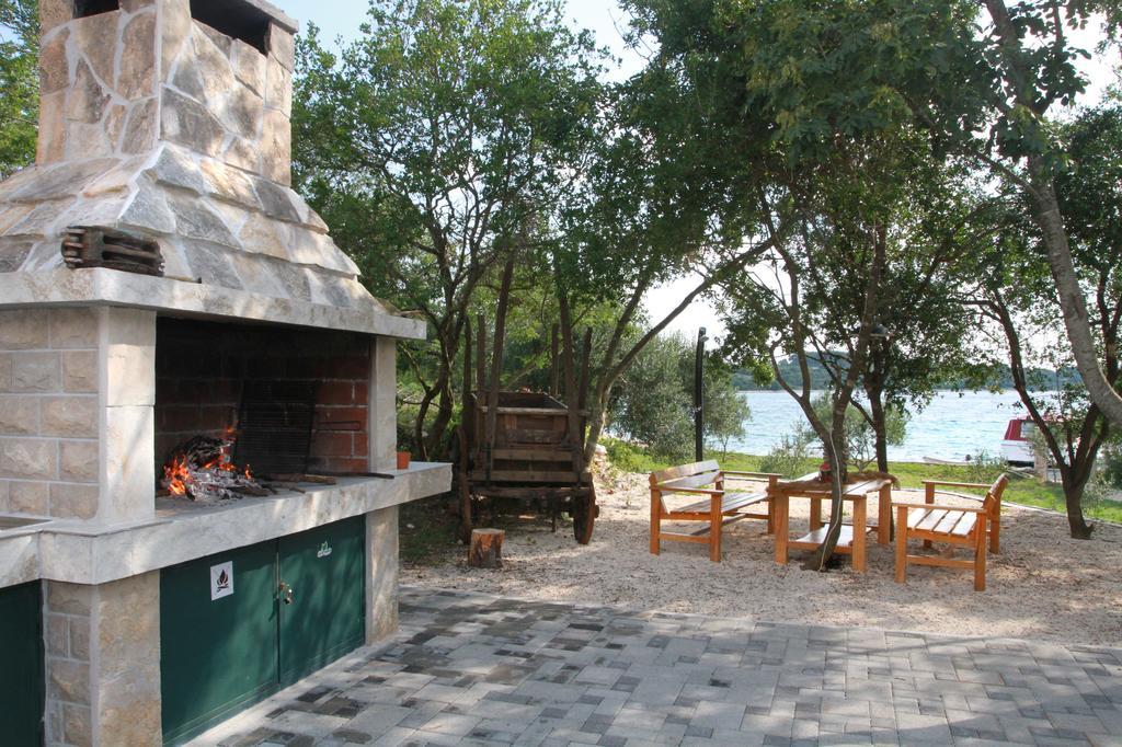 Holiday Batarelo Trogir Exterior photo